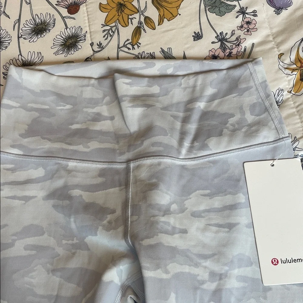 Lululemon wunder under HR  Camo Bike Shorts